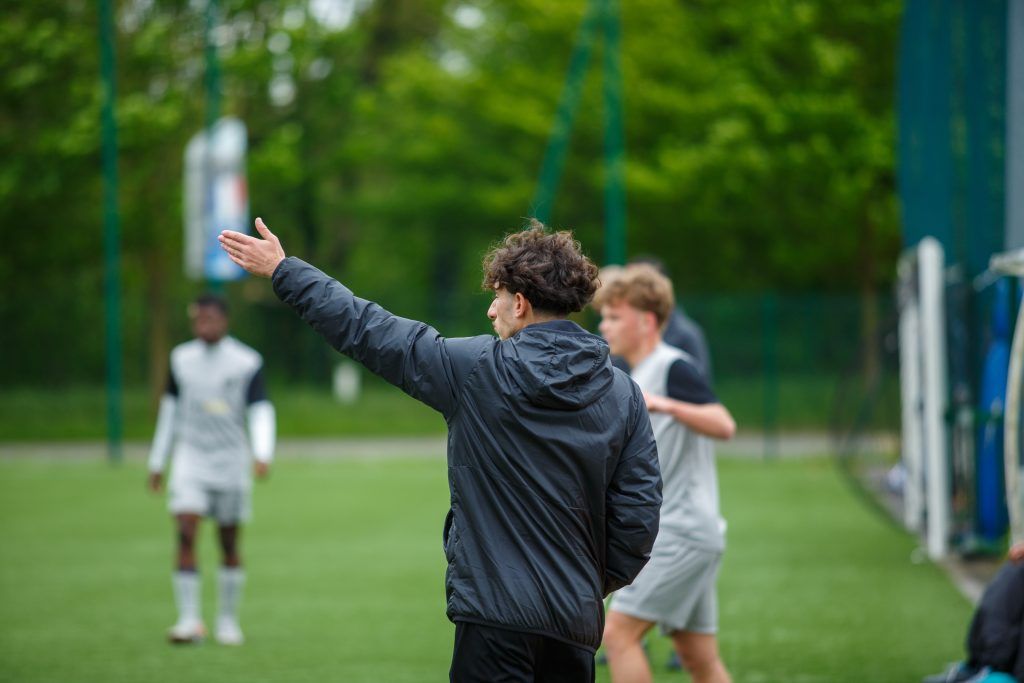 profession entraineur de football