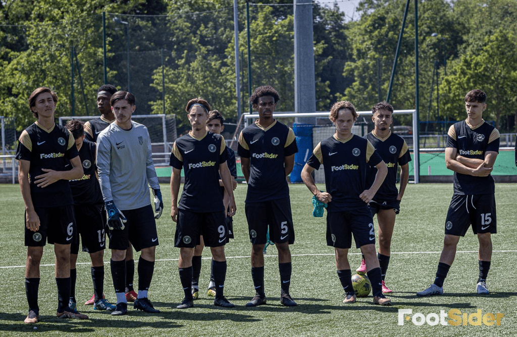 Des joueurs de foot se préparent pour leur recrutement